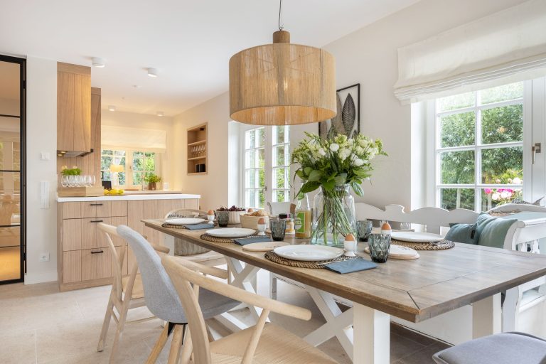 Esstisch in einer Ferienwohnung auf Sylt