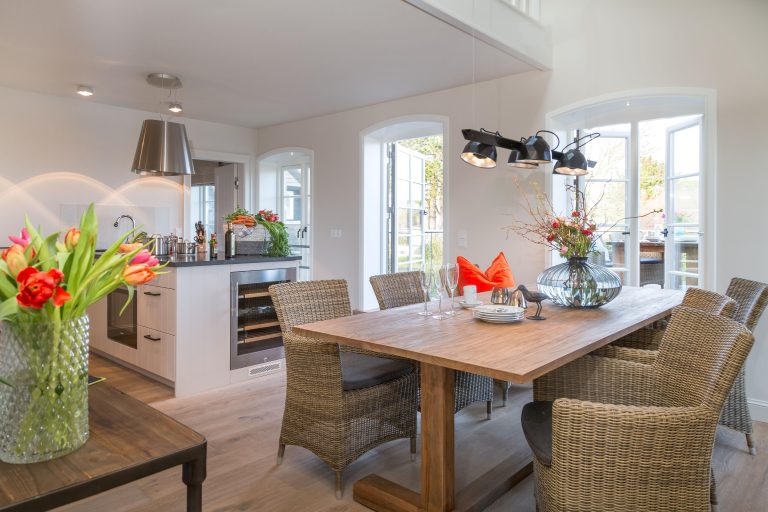 Esstisch in einer Ferienwohnung auf Sylt