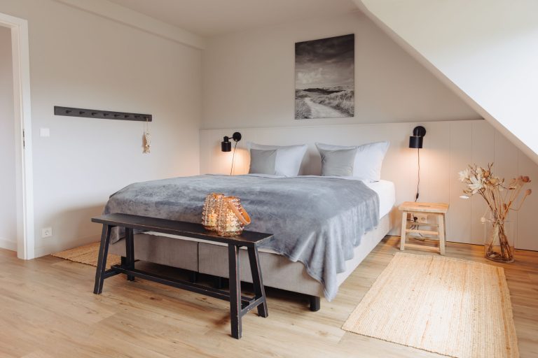 Schlafzimmer einer Ferienwohnung auf Sylt