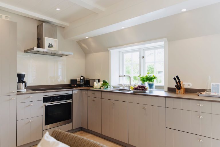 Küche in einer Ferienwohnung auf Sylt