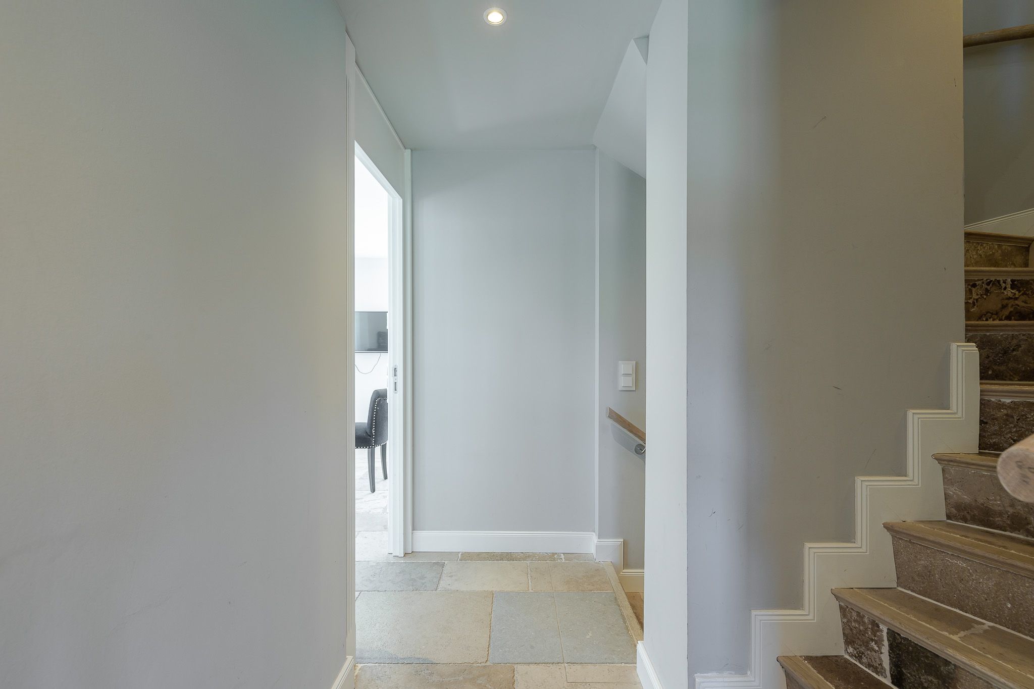 Flur mit Treppe in einer Ferienwohnung auf Sylt
