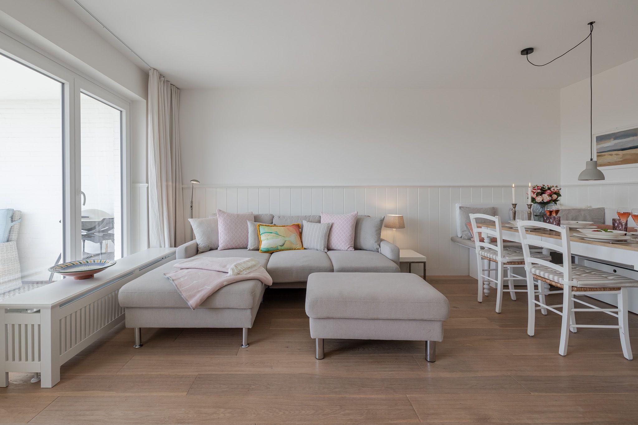 Schöner Wohn- und Essbereich in einer Ferienwohnung auf Sylt