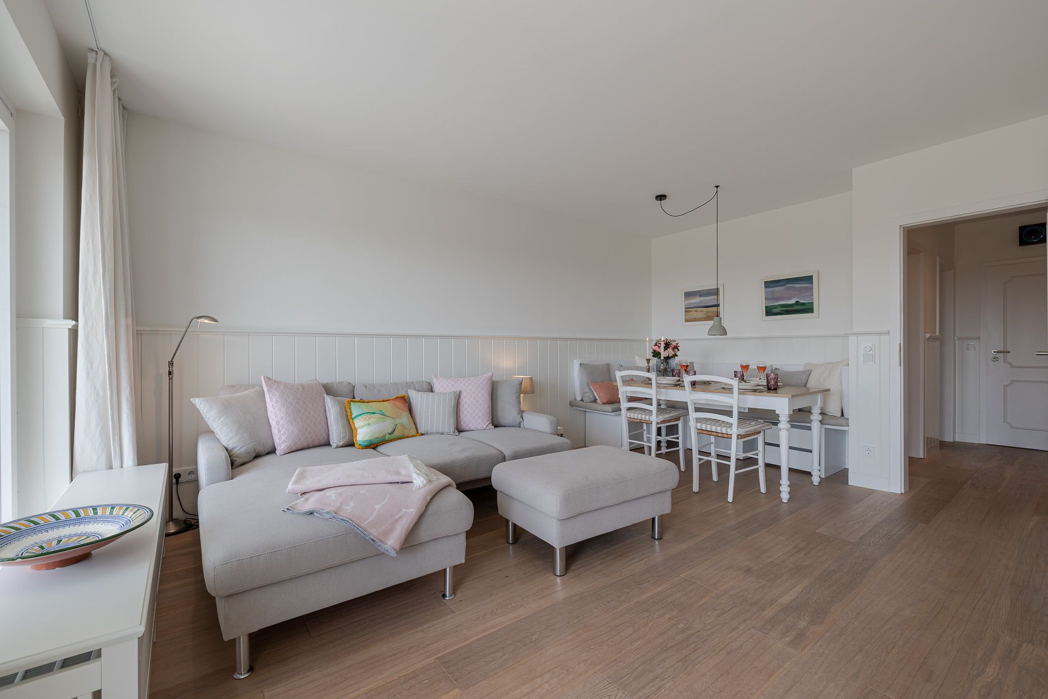 Schöner Wohn- und Essbereich in einer Ferienwohnung auf Sylt