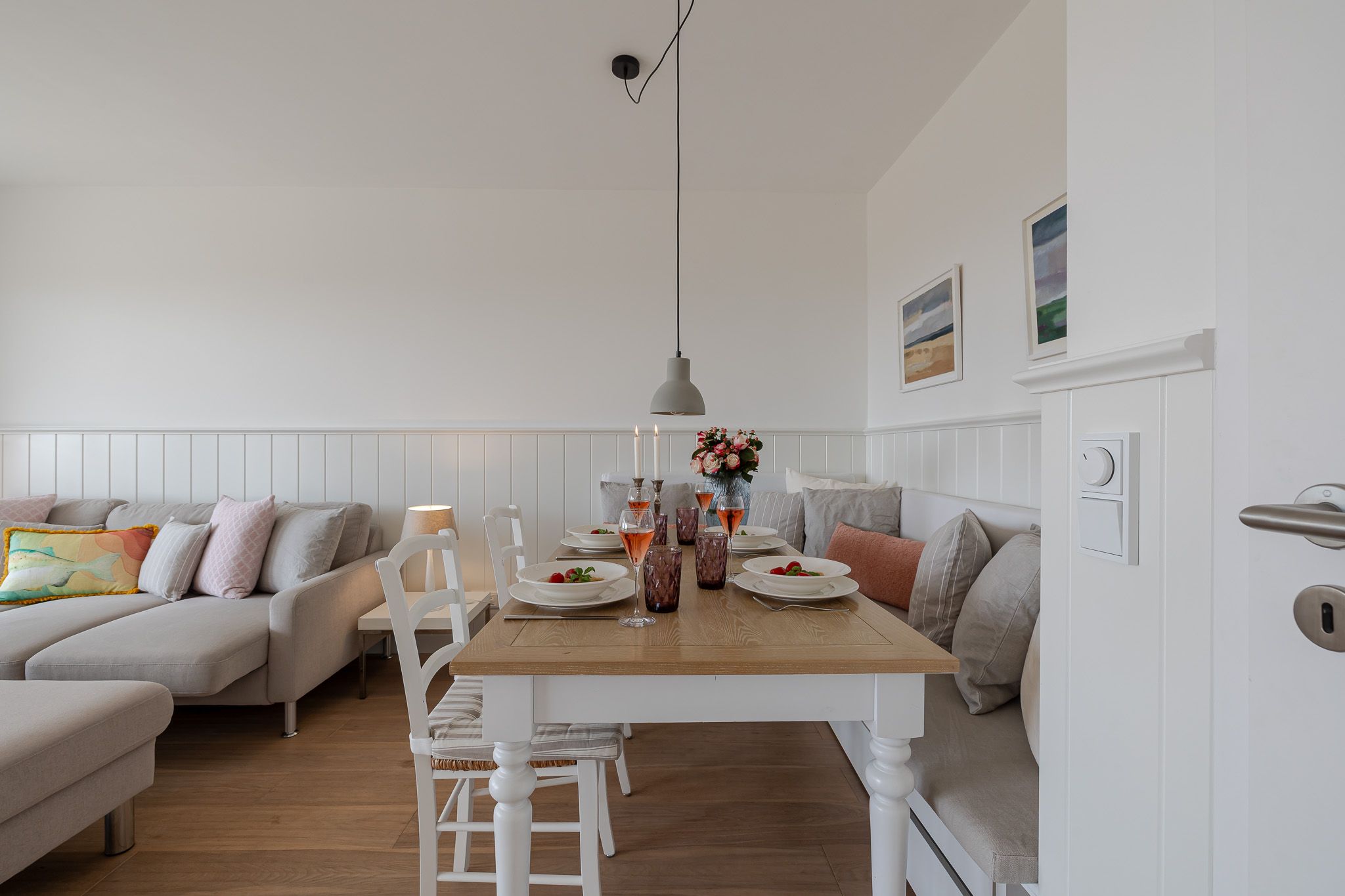 Schöner Wohn- und Essbereich in einer Ferienwohnung auf Sylt