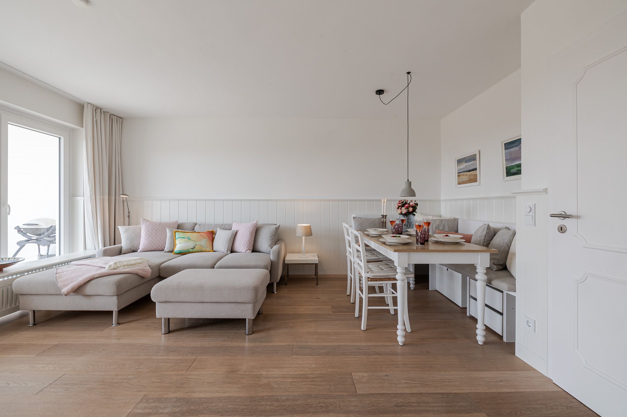 Schöner Wohn- und Essbereich in einer Ferienwohnung auf Sylt