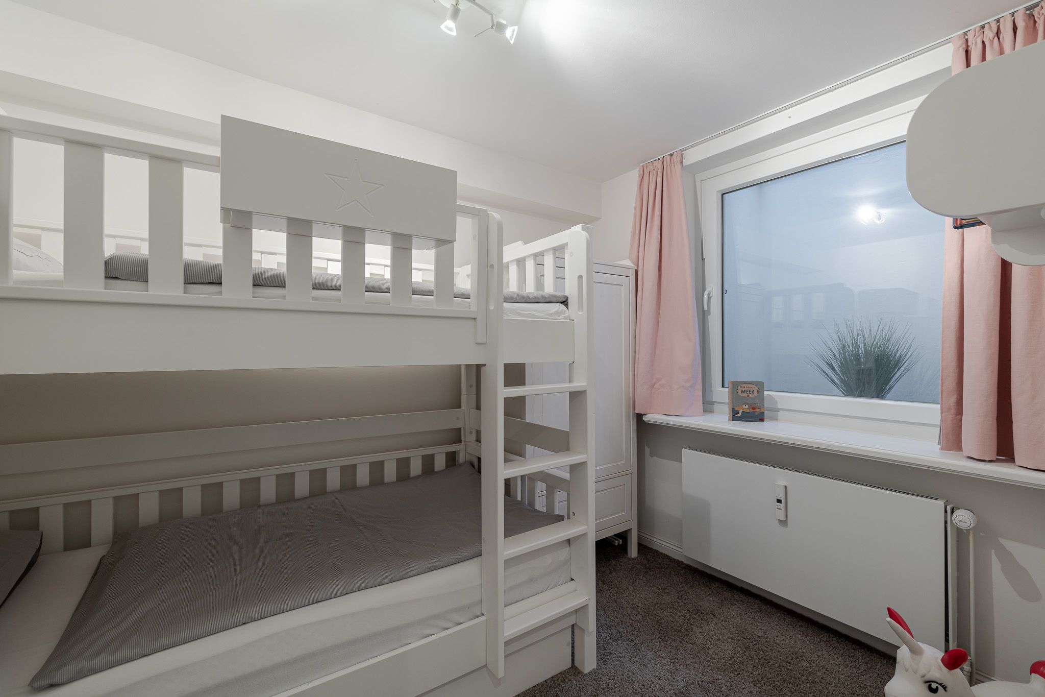 Kinderhochbett in einer Ferienwohnung auf Sylt