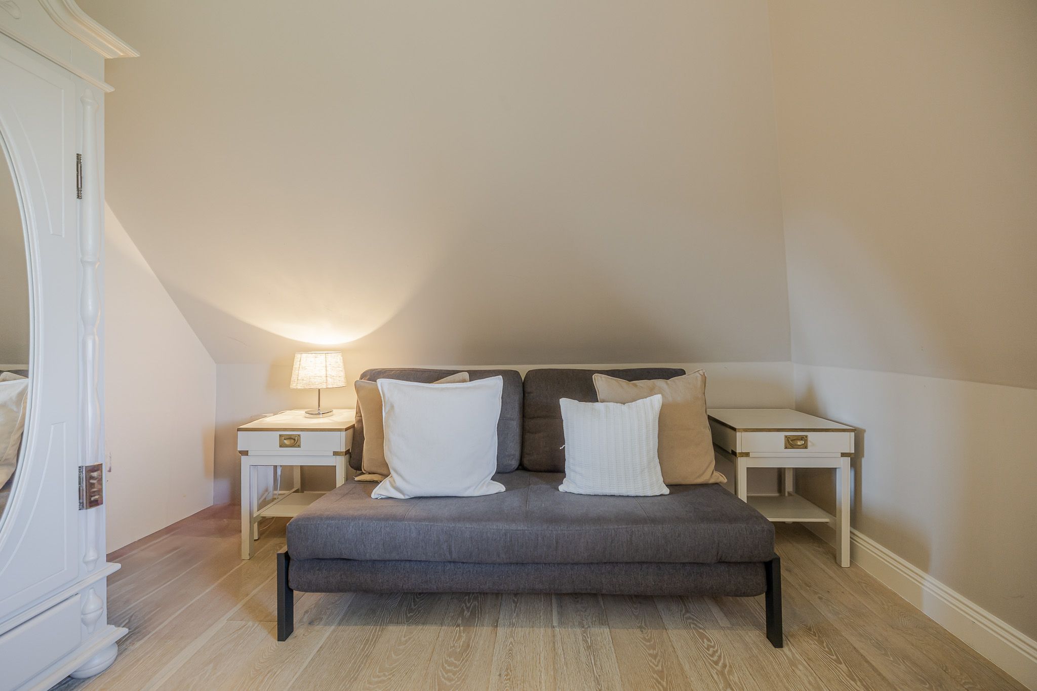 Sofa in einer Ferienwohnung auf Sylt