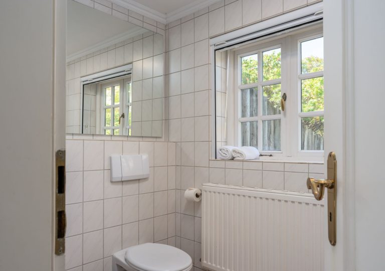 Gäste-WC in einer Ferienwohnung auf Sylt