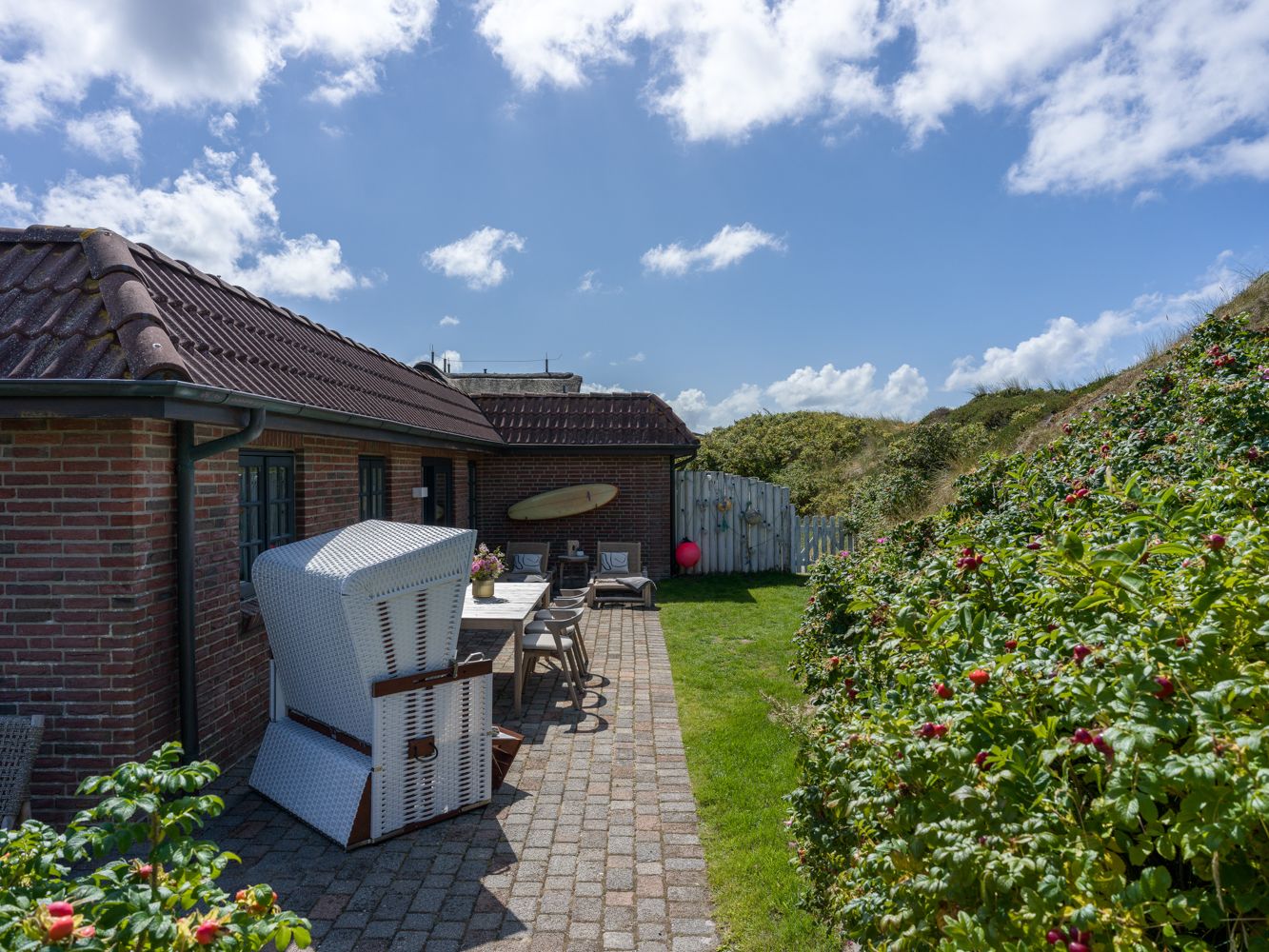 Terrasse und Garten einer Ferienwohnung auf Sylt