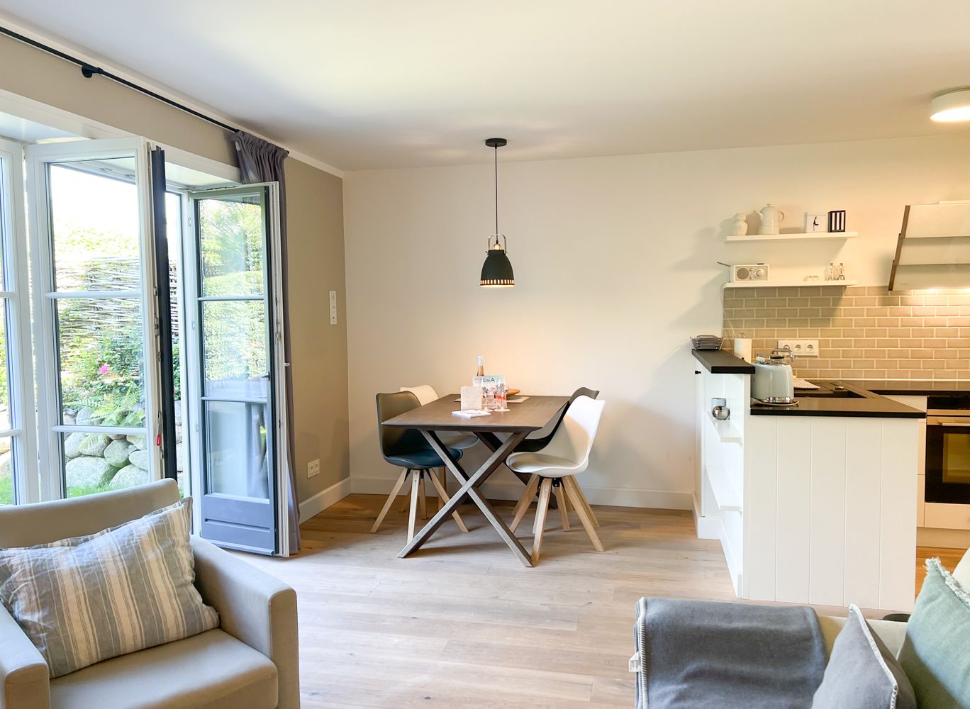 Küchen- und Essbereich einer Ferienwohnung auf Sylt