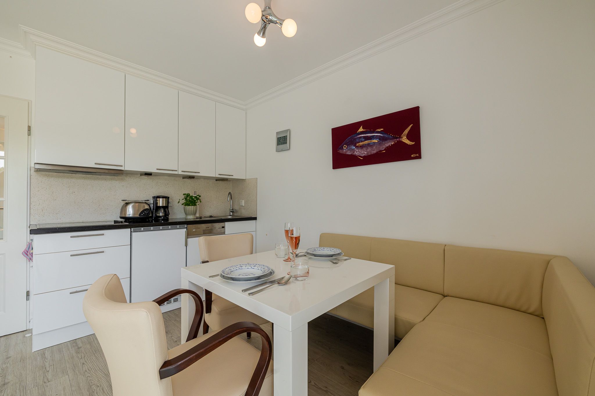 Küche und Essbereich in einer Ferienwohnung auf Sylt